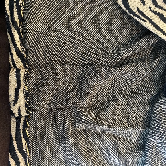 Sold striped fuzzy collar jacket / top - Picture 7 of 7